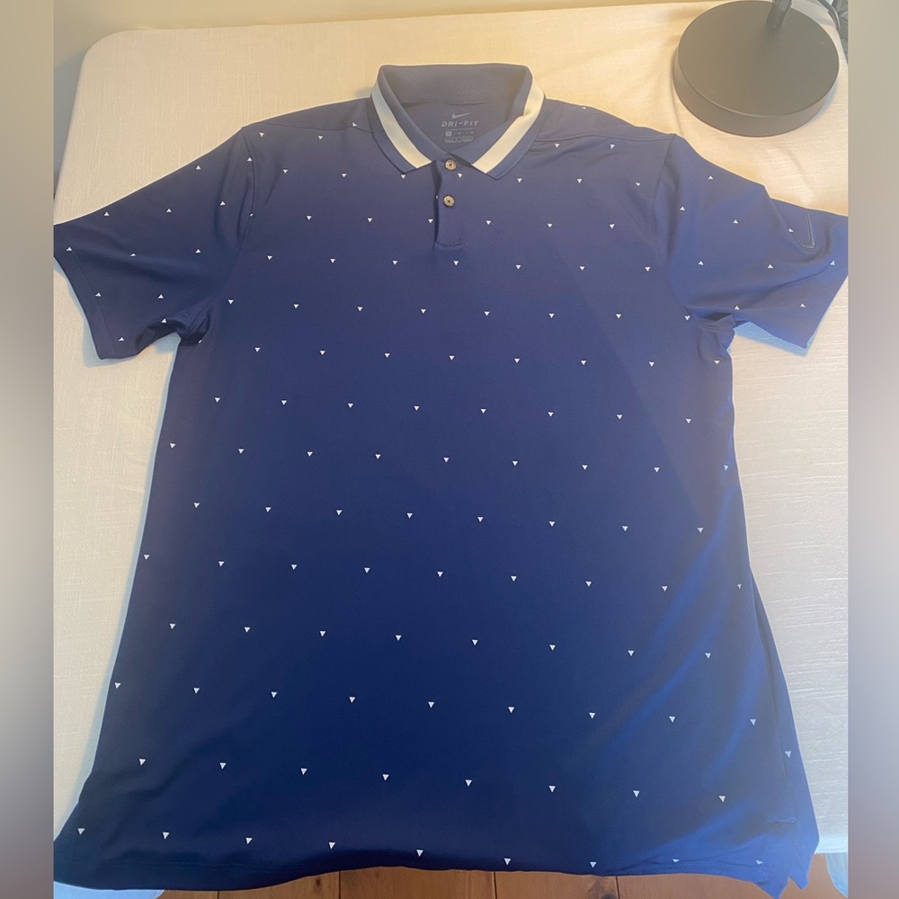 ⛳️ Nike Men’s Dri-FIT Performance Polo – Navy with Micro-Dotted Pattern – Size M